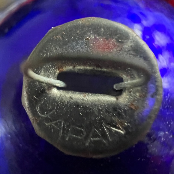 12 Vintage Ornaments in Original Box - Picture 3 of 11